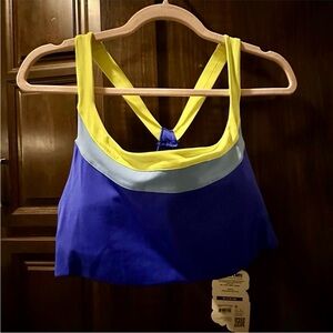Love & Sports NWT Women's XL 16/18
Blue Bralette Active Top Sports Bra
NWT